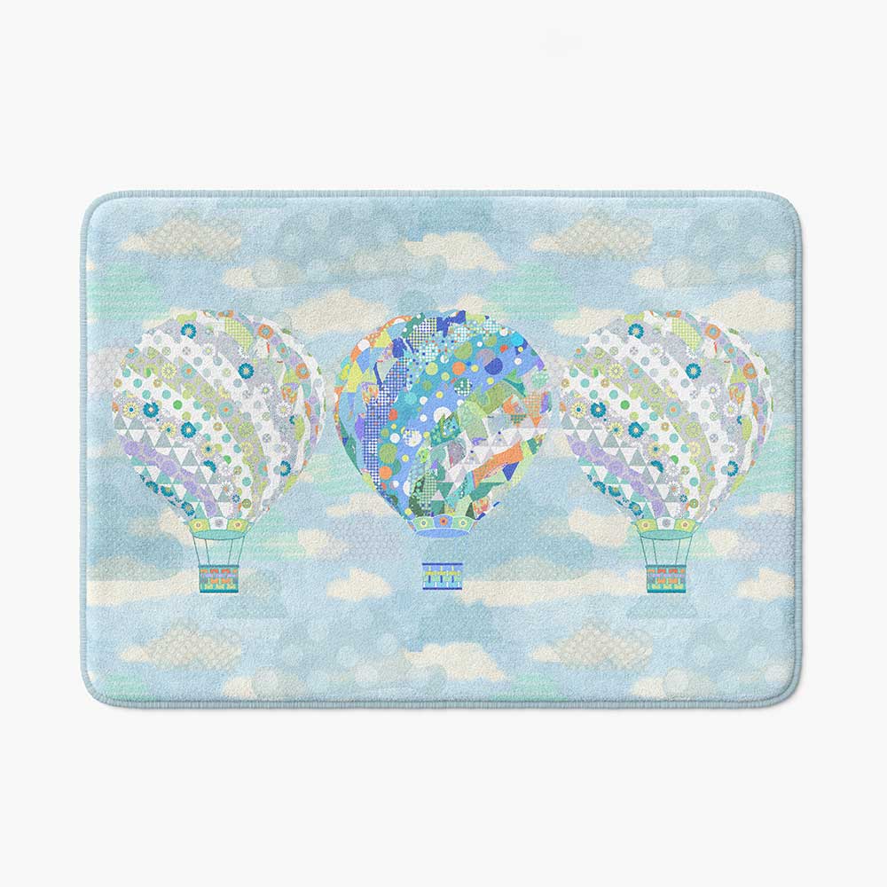 Hot air balloon patterned microfiber bath mat for toddler boys and kids bathroom sets.