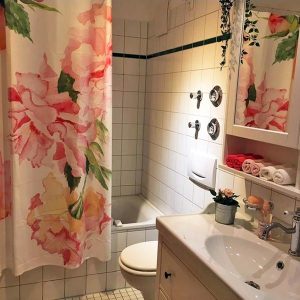 The shower curtain is sooo beautiful and all who have seen it so far have their mouths open... I think my mom is very excited about the little bathroom I've renovated for her. Thanks to Ozscape Designs. 5 stars ***** for everything.