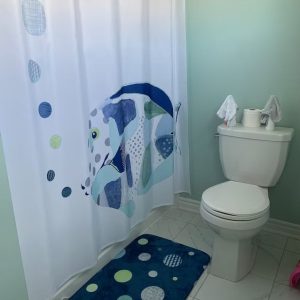 Super soft polka dot bath mat
